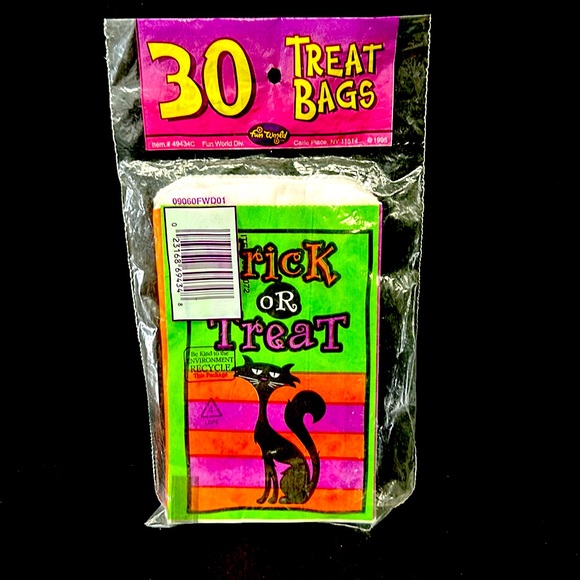 COPY - Vintage sealed  Halliween pack of 30 paper  treat bags - Picture 2 of 4
